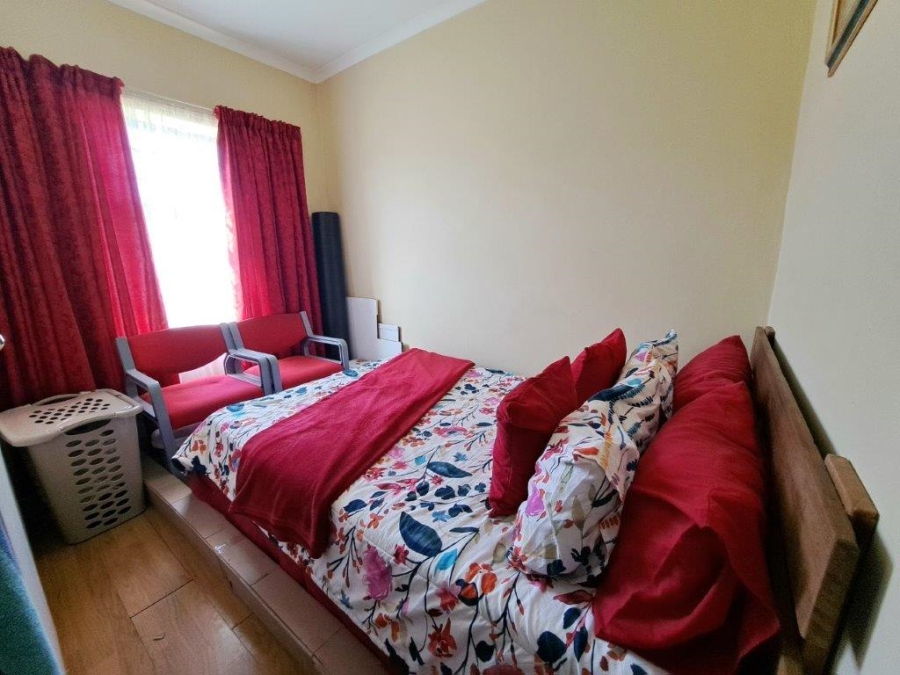 2 Bedroom Property for Sale in Gordons Bay Central Western Cape